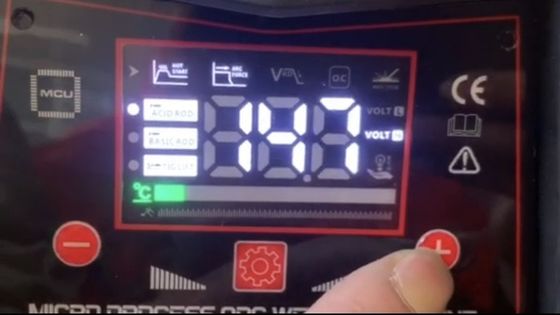200amp वीआरडी एलईडी वेल्डिंग मशीन डिजिटल सिग्नल प्रोसेसिंग तकनीक 8.0kw